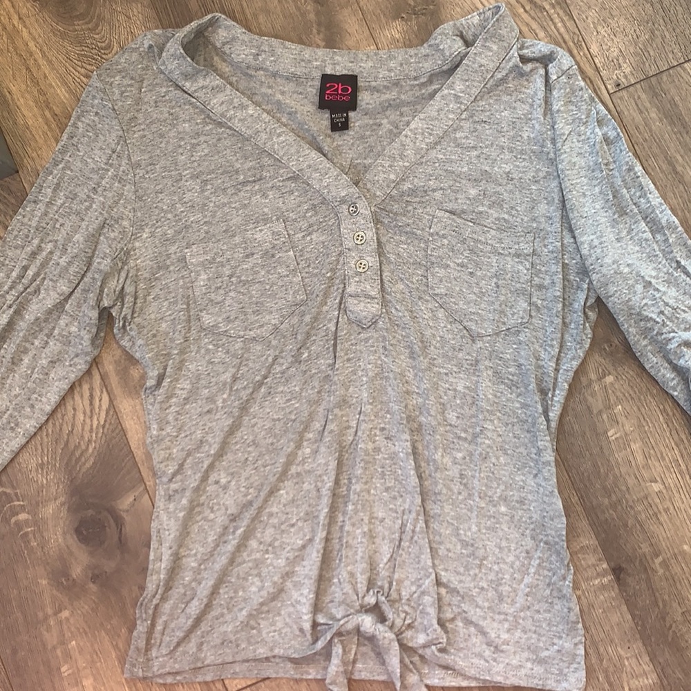 🎀4/$15🎀 2b Bebe Front Tie Top - Picture 2 of 6
